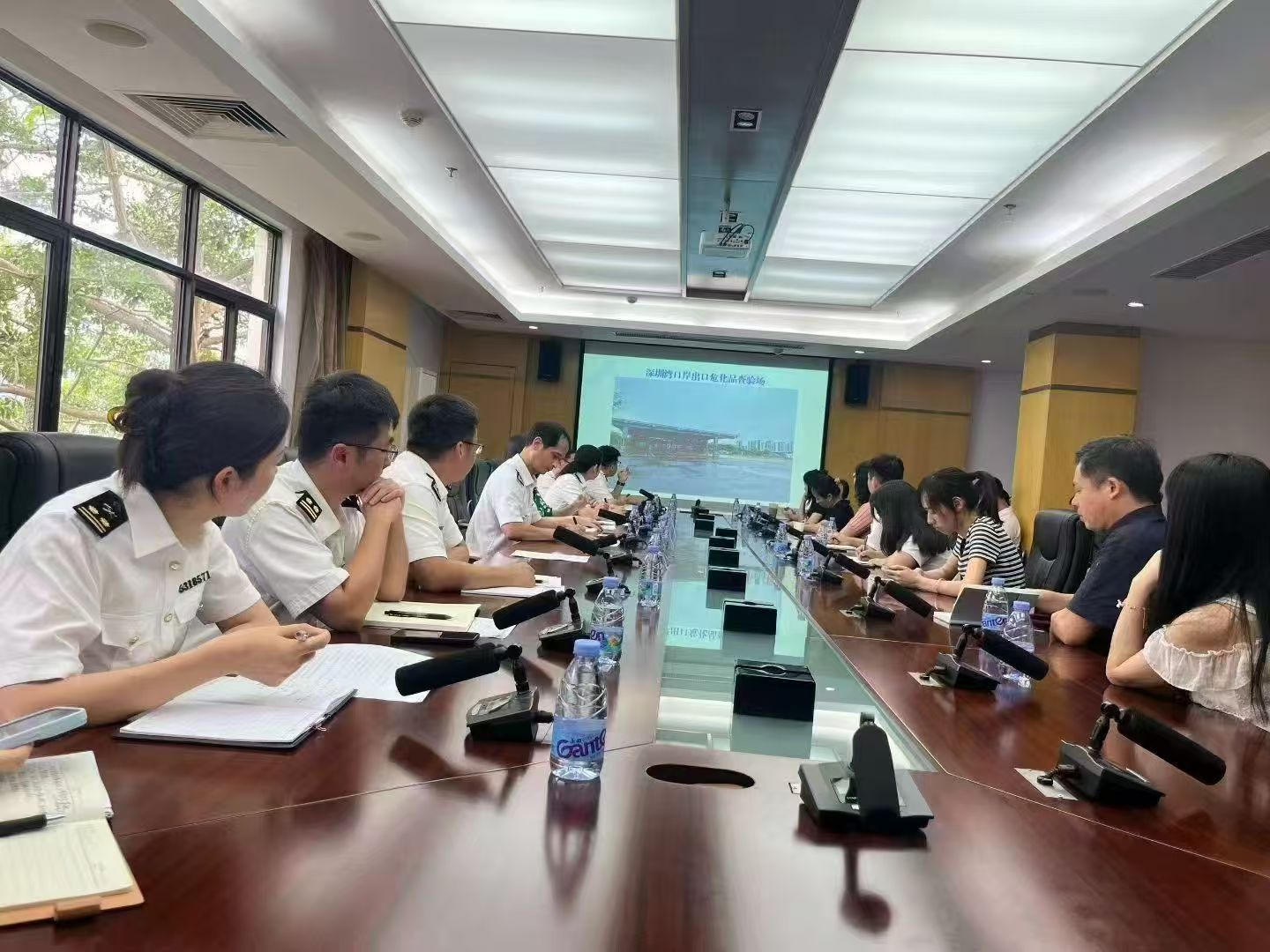 中港物流關(guān)于危化車過(guò)港會(huì)議